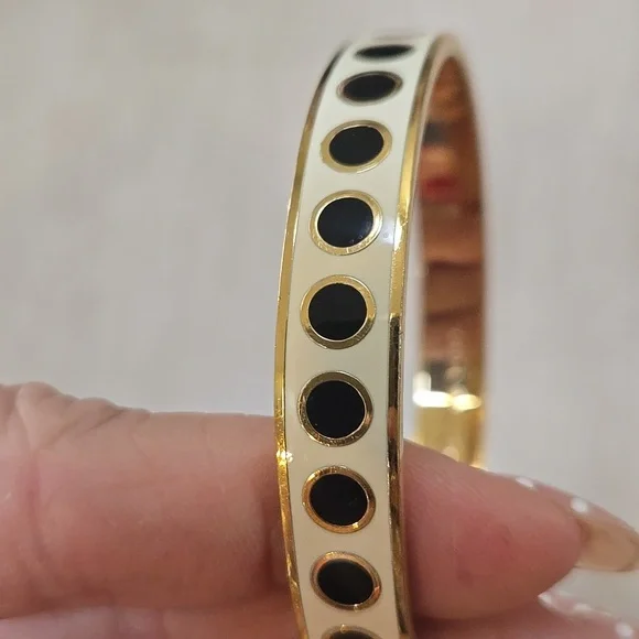 Kate Spade New York "In the Spotlight" Black/Cream/Gold Enamel Bangle Bracelet - Picture 5 of 8